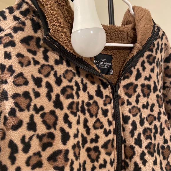 Cheetah print jacket - Picture 3 of 3